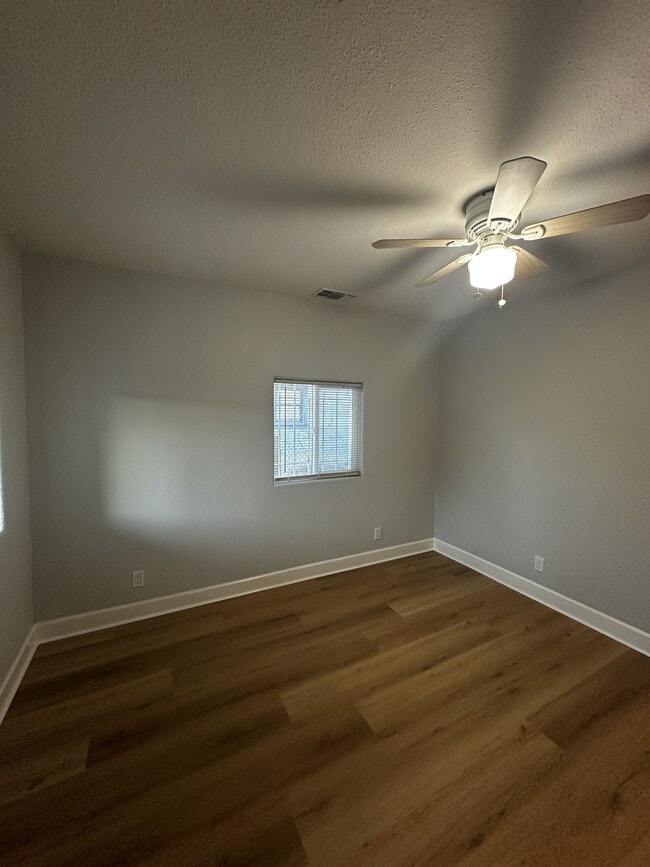 Building Photo - 1111 87th Ave