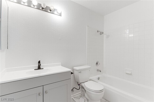 Building Photo - 52 Tanglewood Dr