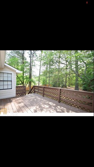 Building Photo - 1411 Glynn Oaks Dr SW