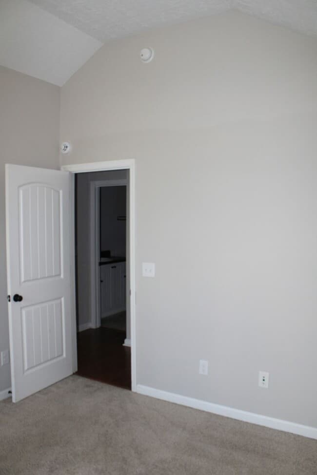 Building Photo - 7105 Summerton Dr