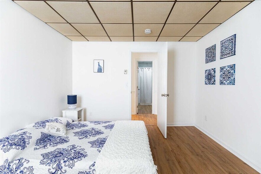 Building Photo - 48 Columbia St