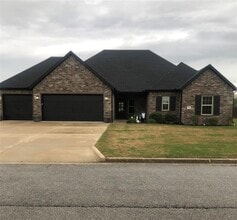 Building Photo - 18061 Astor Dr