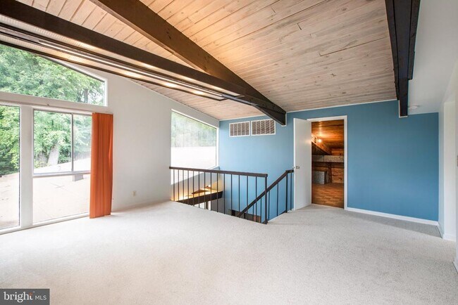 Building Photo - 3406 Woodvalley Dr