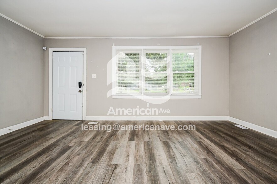 Building Photo - 156 Parkwood Ave