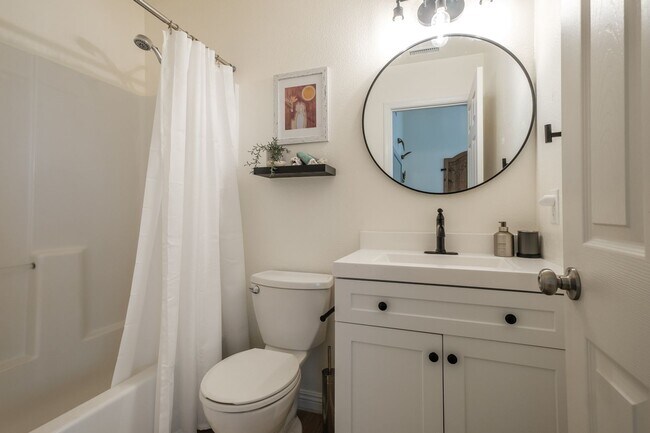 Building Photo - 61809 Valley View Cir