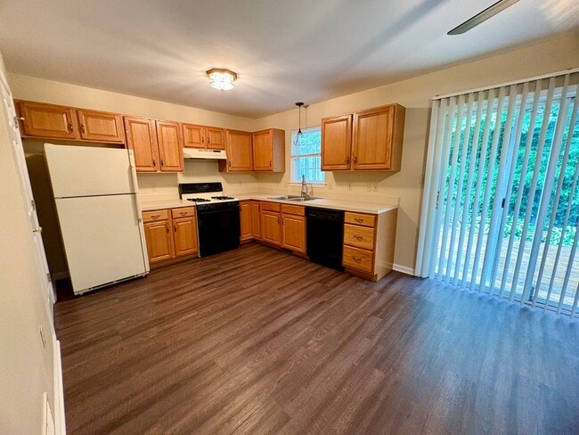 Building Photo - 3 Bedroom 1.5 Bathroom in Elizabethtown!
