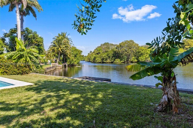 Building Photo - 317 N 31st Ave