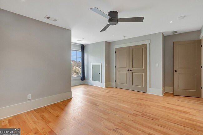 Building Photo - 10659 Serenbe Ln