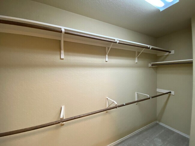Building Photo - 7223 Summer Way