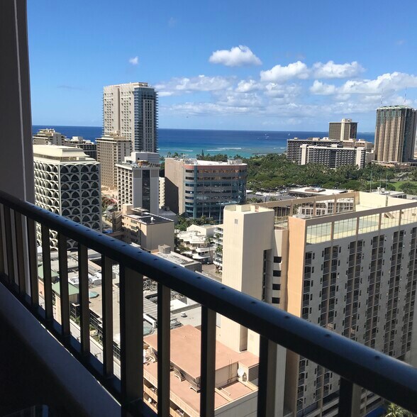 Building Photo - 2240 Kuhio Ave