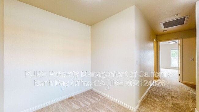 Building Photo - 110 5th St