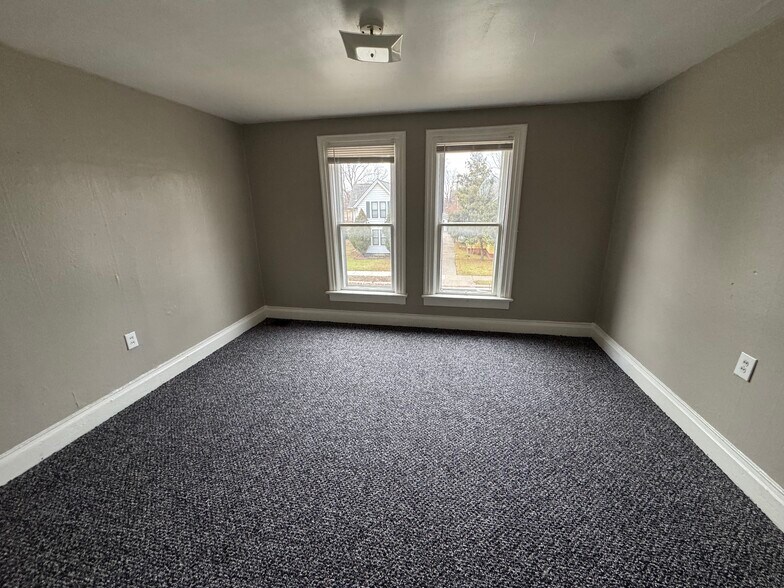 Building Photo - 15 Washington St