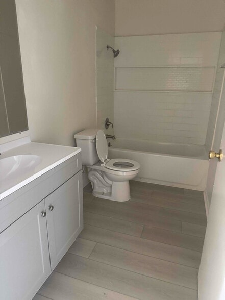 Building Photo - 38445 10th Pl E