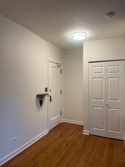 Building Photo - 4425 N Lawndale Ave