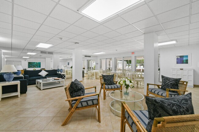 Building Photo - 2780 S Ocean Blvd
