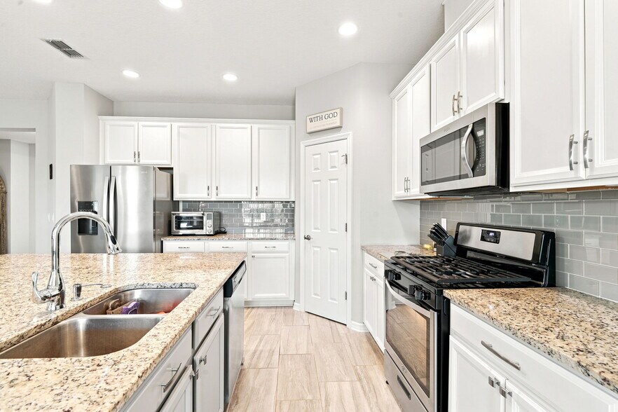 Building Photo - 2996 Foxtail Bnd