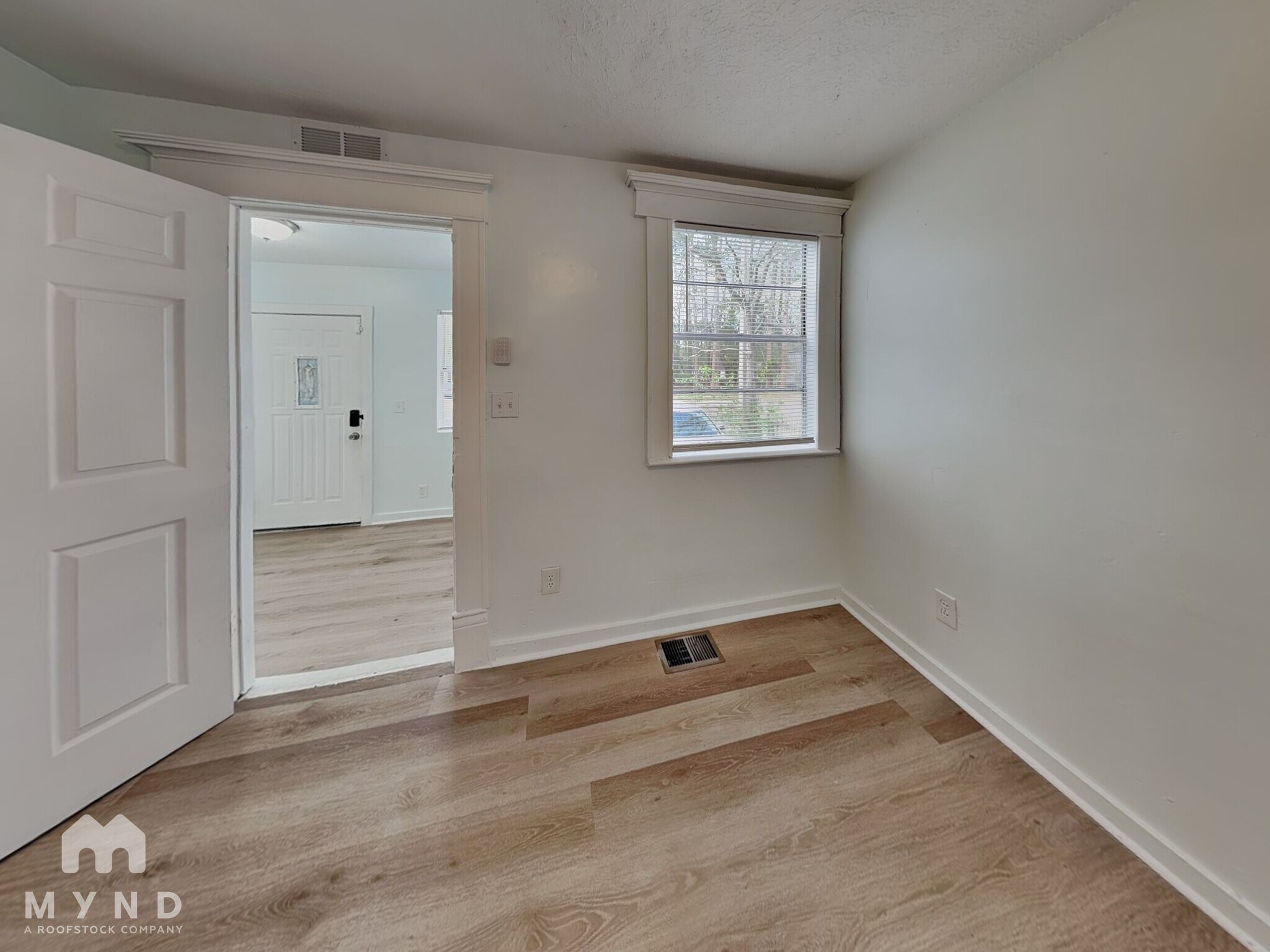 Building Photo - 2184 W 45th St