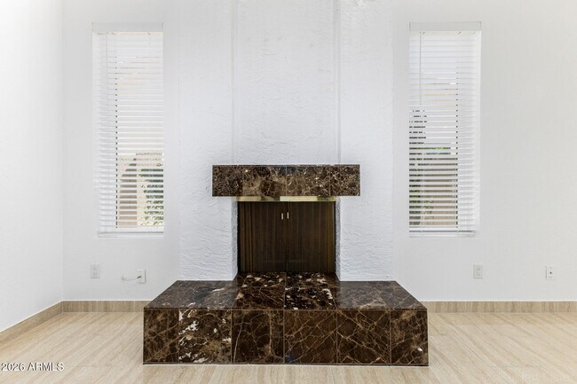 Building Photo - 9907 E Wood Dr