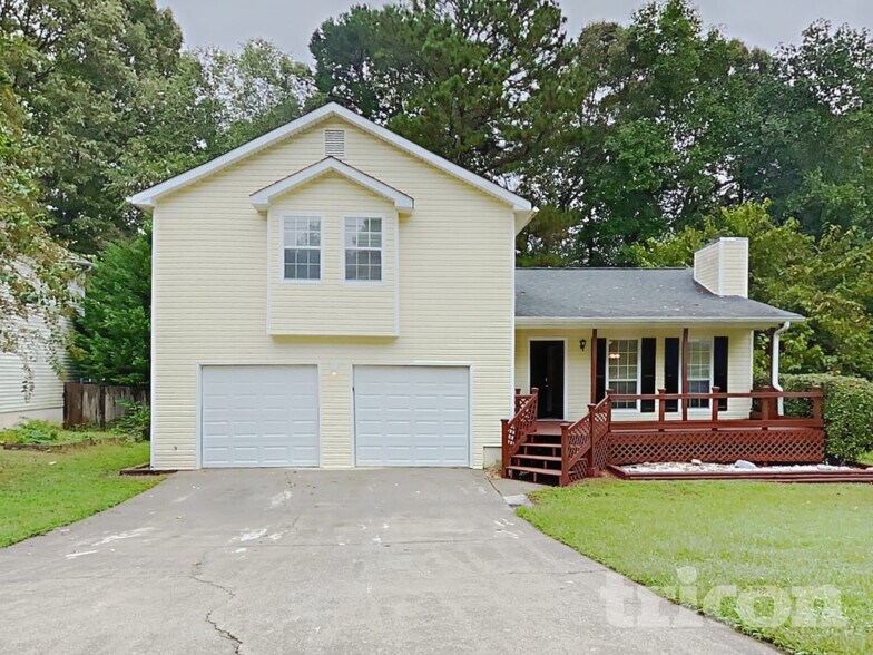 Building Photo - 5569 Princeton Oaks Ln