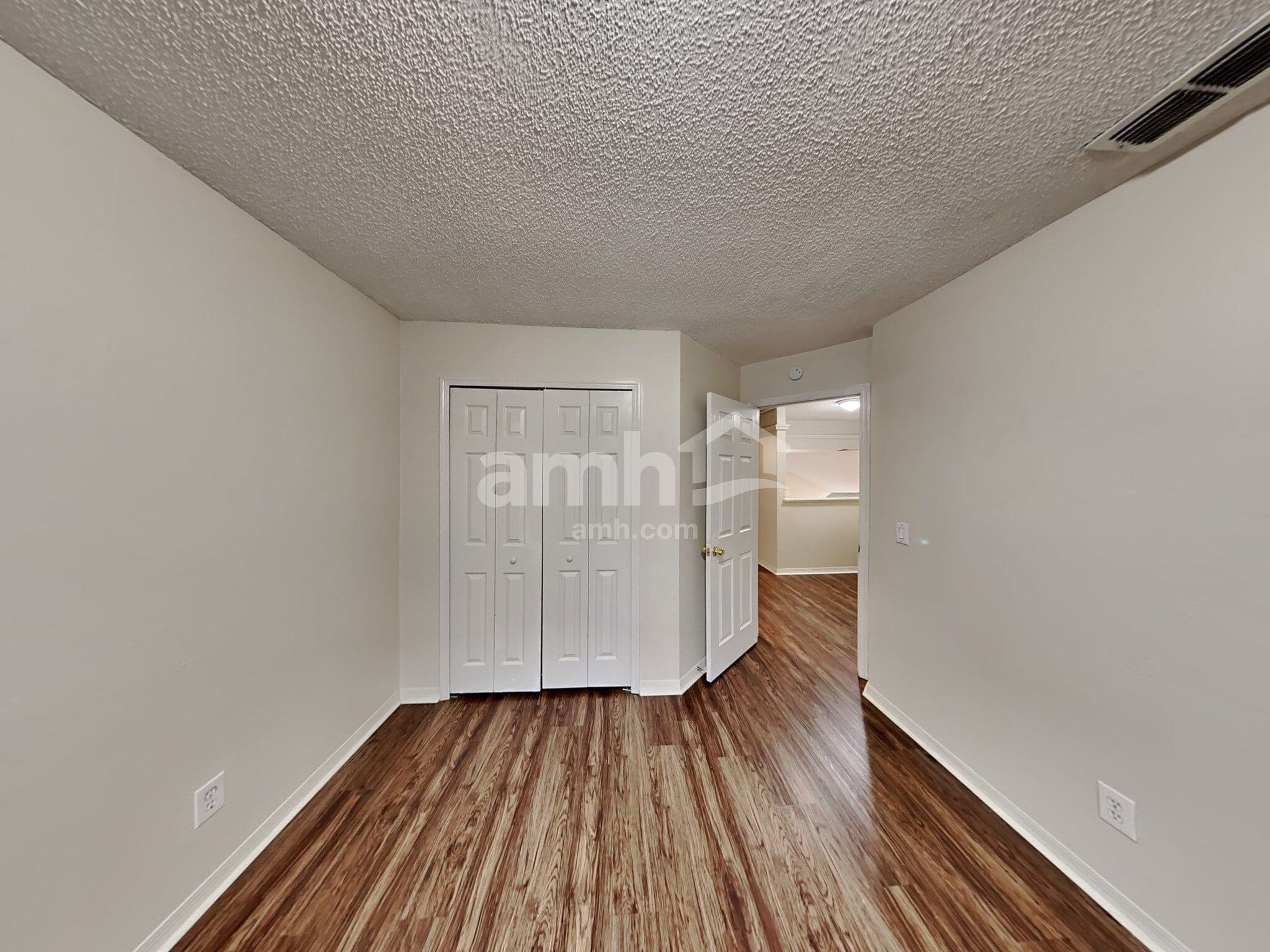 Building Photo - 4417 King Edward Dr