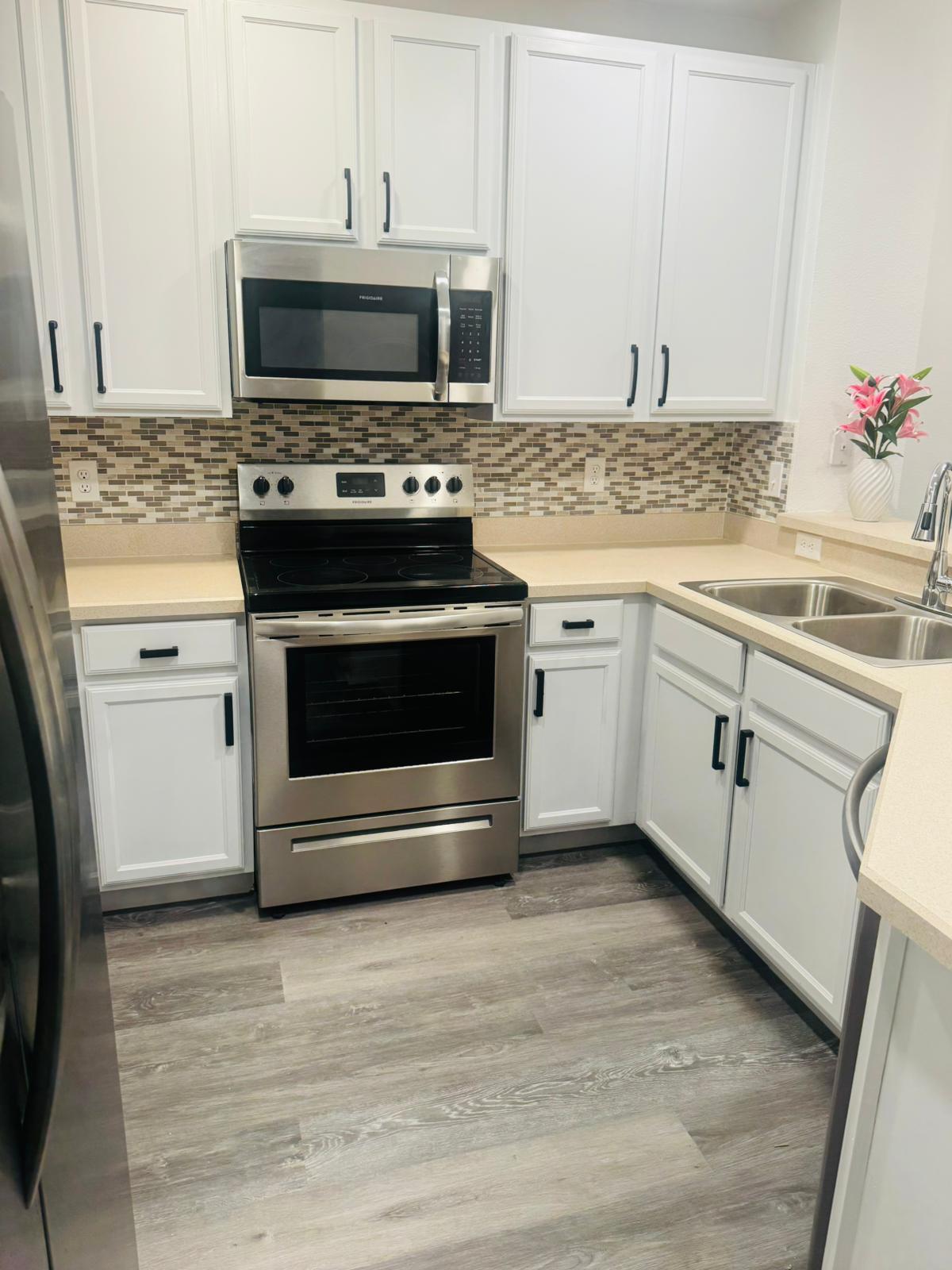 Building Photo - 10955 Savannah Wood Dr