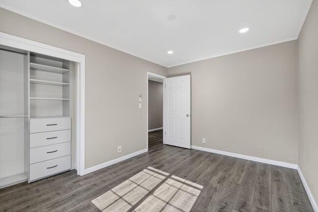 Building Photo - 42645 Newport Dr