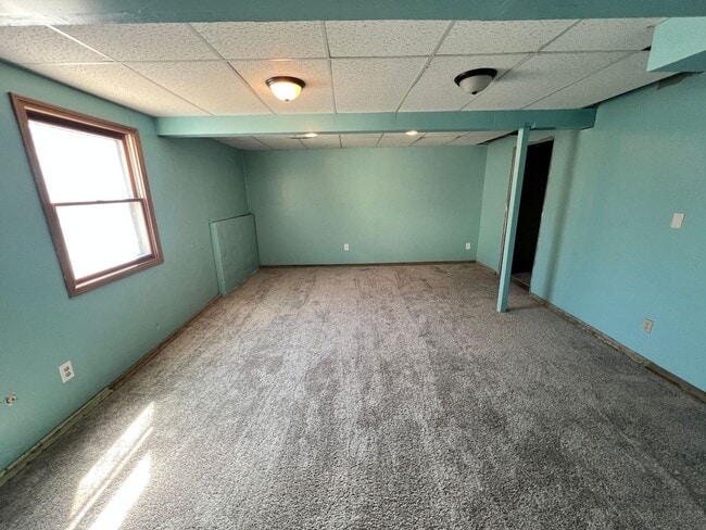 Building Photo - Spacious 3BR Home with 3-Car Garage & Big Backyard