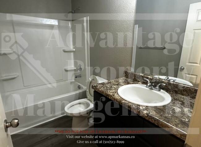 Building Photo - 3010 Alderwood Dr