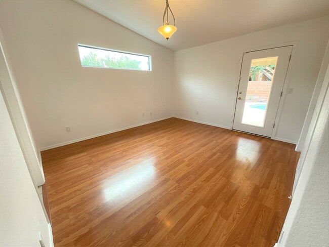 Building Photo - Foothills Location - 3 Bedroom 2 bath on cul-de-sac with Sparkling pool