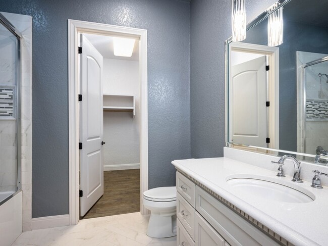 Building Photo - 202 Wellesley Loop