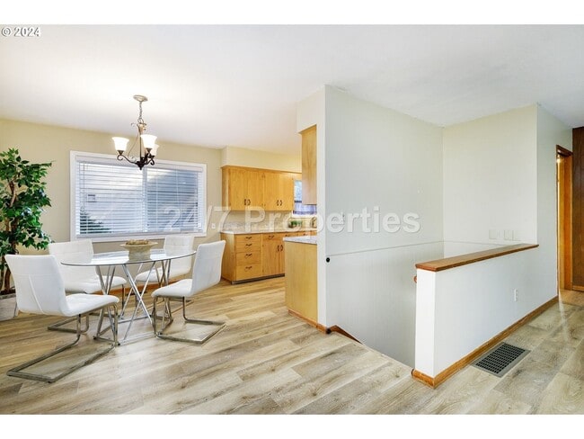 Building Photo - *1/2 OFF FIRST MONTHS RENT* Spacious 4BD I...