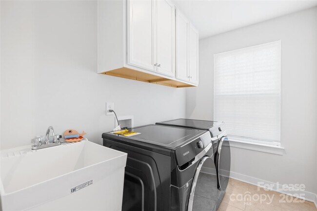 Building Photo - 7106 Waterwheel St SW