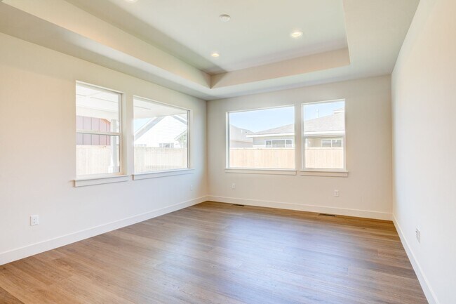 Building Photo - New Peaceful Retreat