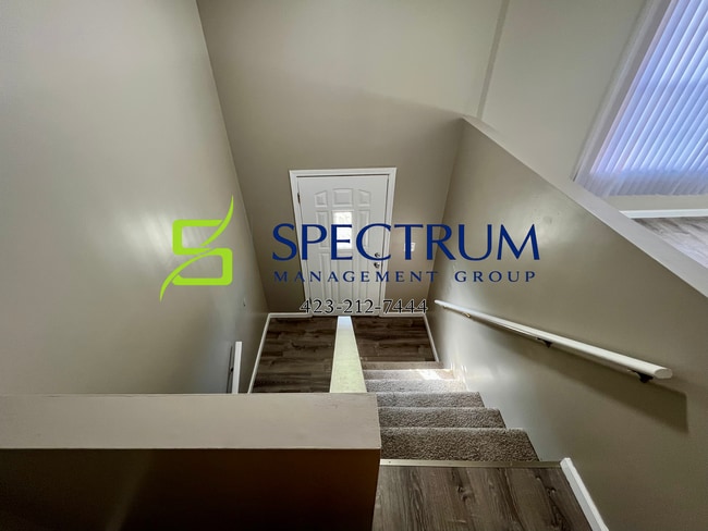 Building Photo - Now accepting applications - Large 4 bedroom 2 bath single family home Dandridge, TN