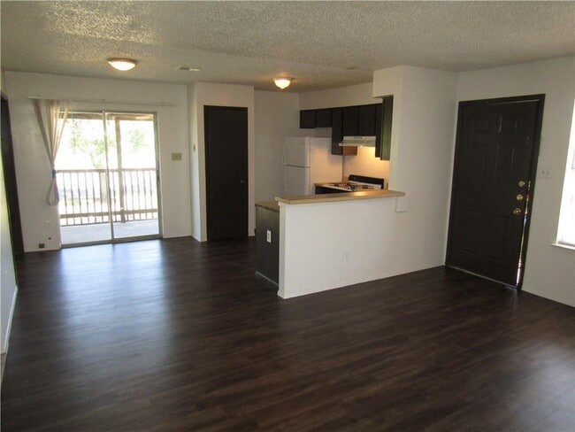 Building Photo - 4910 Pepper Ln