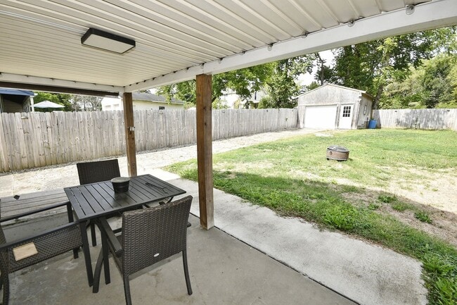 Building Photo - Beautiful 3 Bedrooms, 1 bathroom House Available Now!