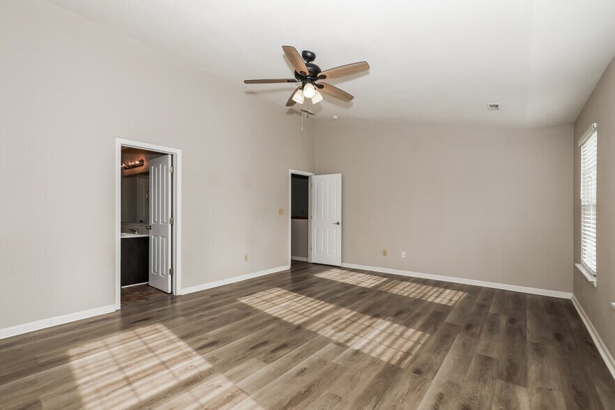 Building Photo - 18864 Prairie Crossing Dr