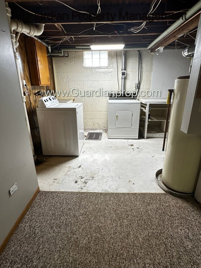 Building Photo - Orono Single Family Home, Large Garage, Sp...