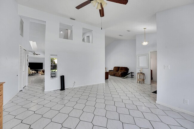 Building Photo - 14544 Autumn Ave