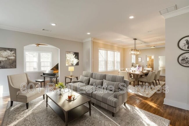 Building Photo - 2115 Hallwood Dr