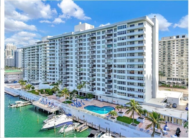 Building Photo - 5700 Collins Ave