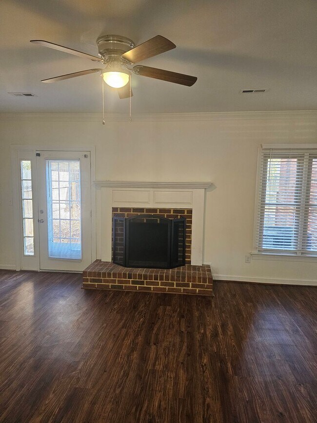 Building Photo - 304 Boerum Ct