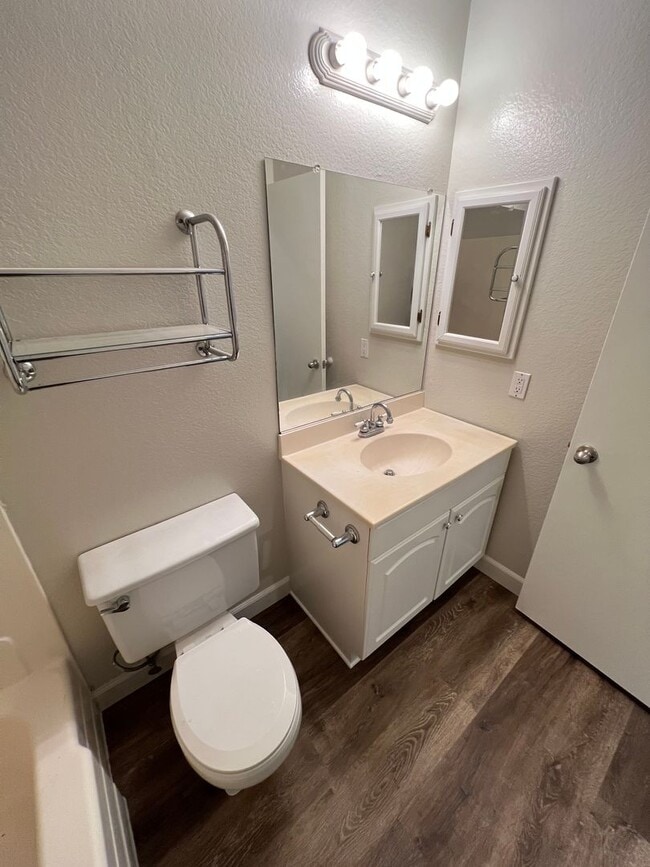 Building Photo - Beautiful 3 Bed 2.5 Bath Anaheim Hills Home
