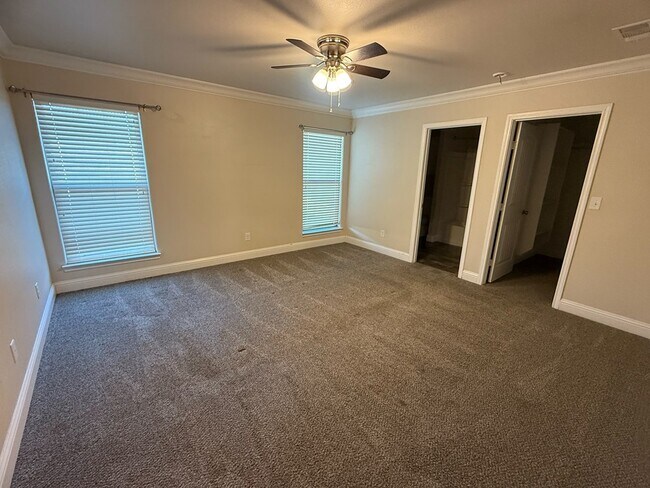 Building Photo - 1001 E 95th St