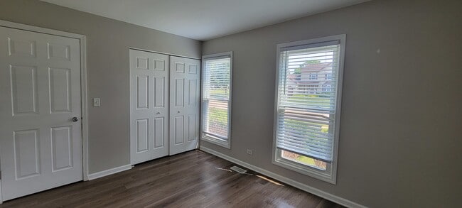 Building Photo - 336 Burr Oak Cir