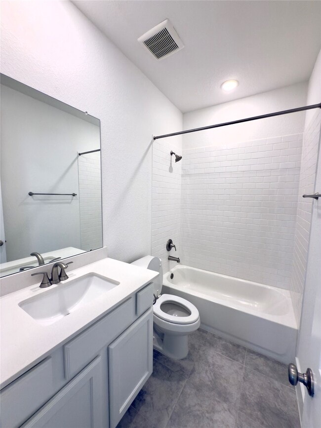 Building Photo - 15206 Cortines Ct