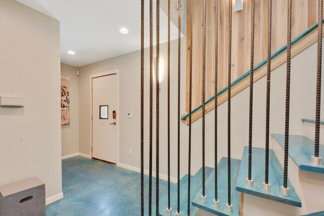 Building Photo - 2410 Bryan St