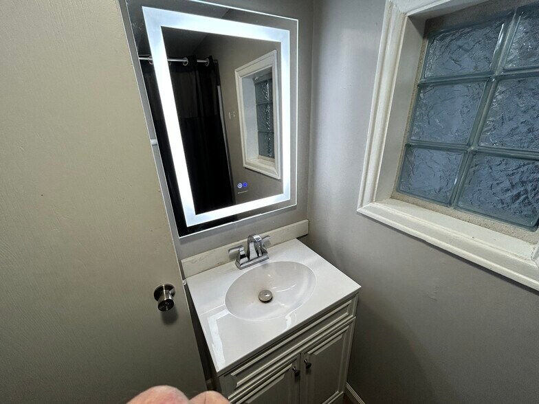 Bath - 310 W Pike St