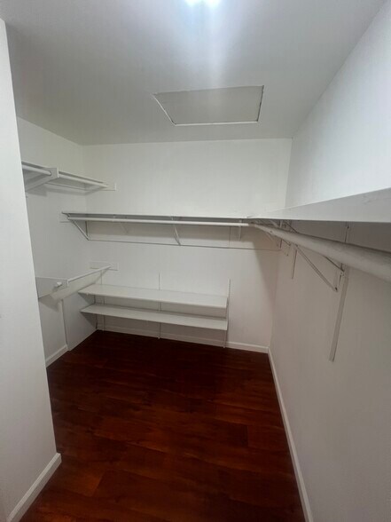 Building Photo - 8470 Winnetka Ave