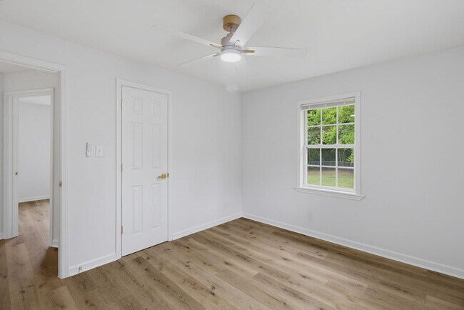 Building Photo - 931 Marlboro St